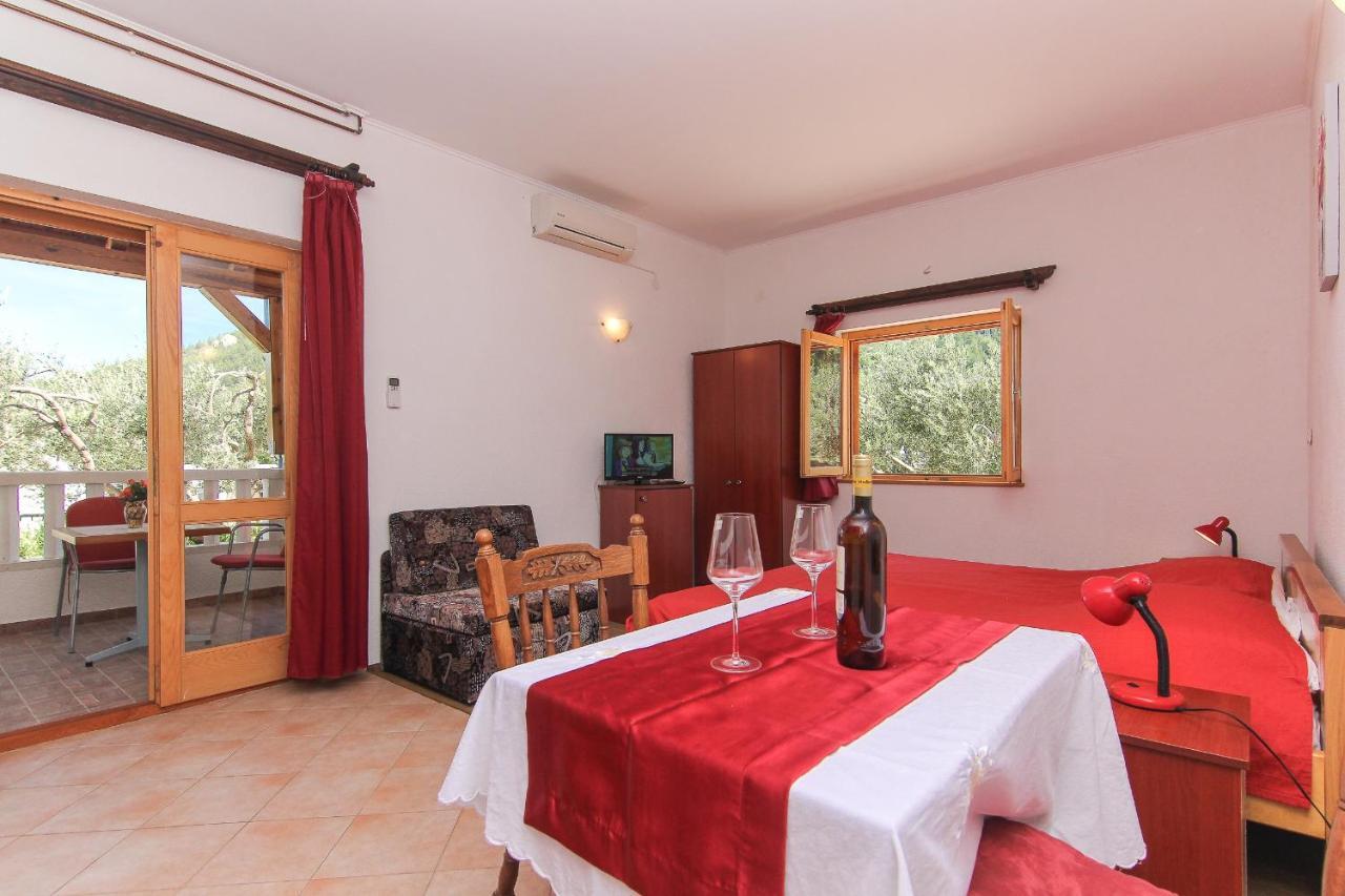 Family Friendly Apartments With A Swimming Pool Baska Voda, Makarska - 12442 Exterior photo