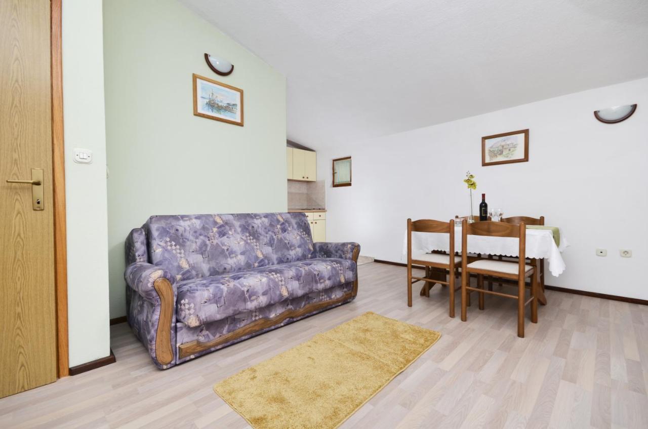 Family Friendly Apartments With A Swimming Pool Baska Voda, Makarska - 12442 Exterior photo