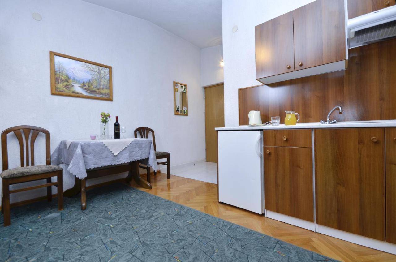 Family Friendly Apartments With A Swimming Pool Baska Voda, Makarska - 12442 Exterior photo