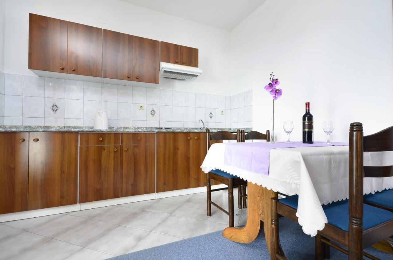 Family Friendly Apartments With A Swimming Pool Baska Voda, Makarska - 12442 Exterior photo