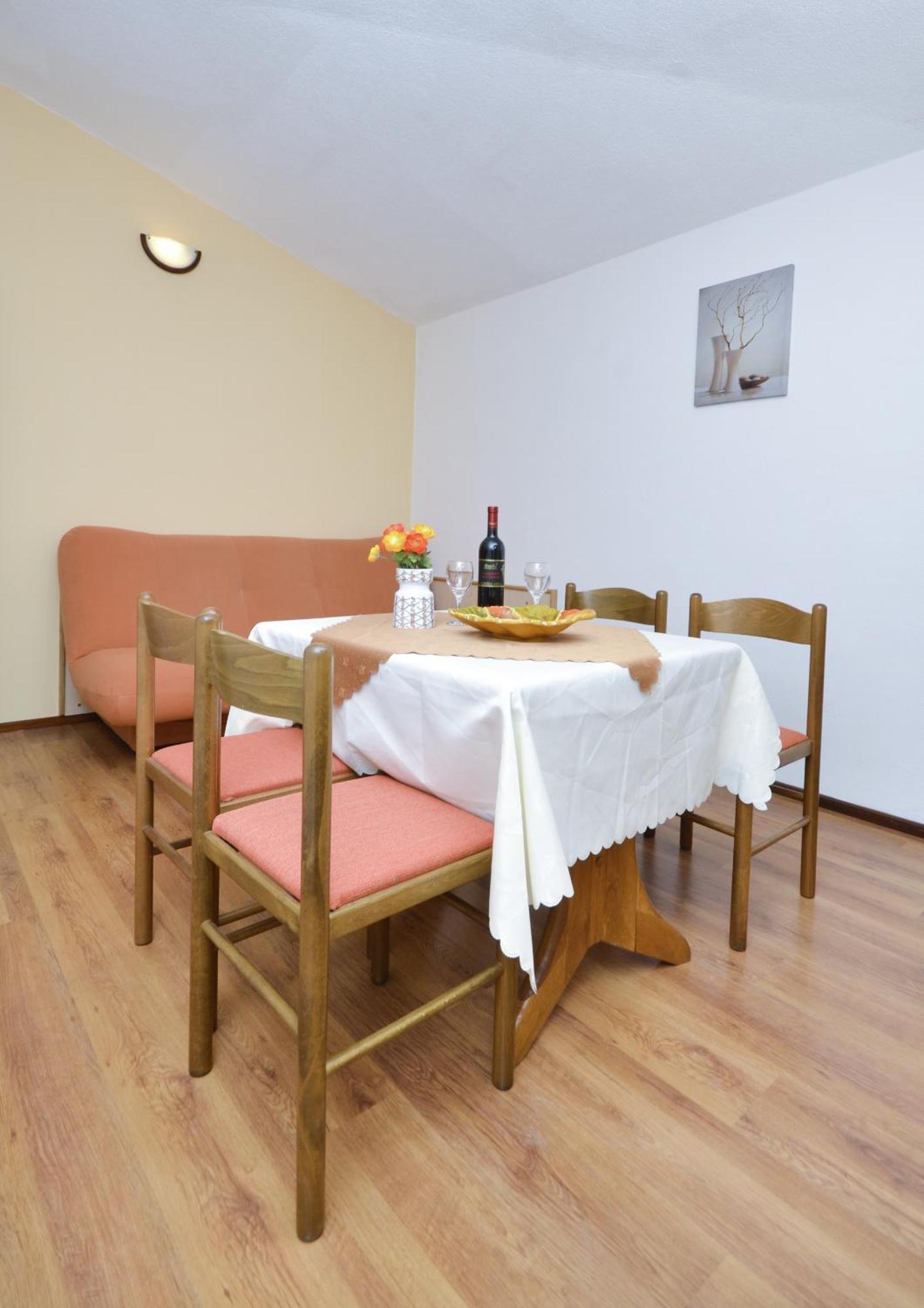 Family Friendly Apartments With A Swimming Pool Baska Voda, Makarska - 12442 Room photo